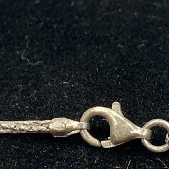 Elegant Silver Vintage Necklace with Clear Pendant - Picture 6 of 6